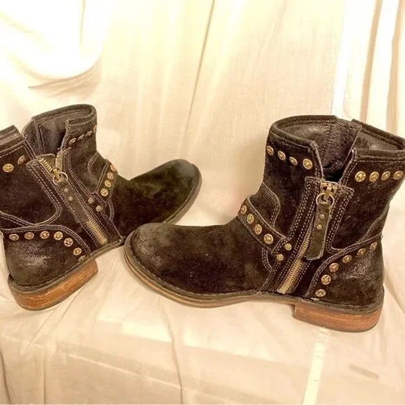 UGG Fabrizia Studded Distressed Black Suede Moto Boots 1003235 Sz 8 - Picture 9 of 13